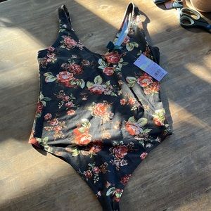 NWT wild fable floral body suit size small